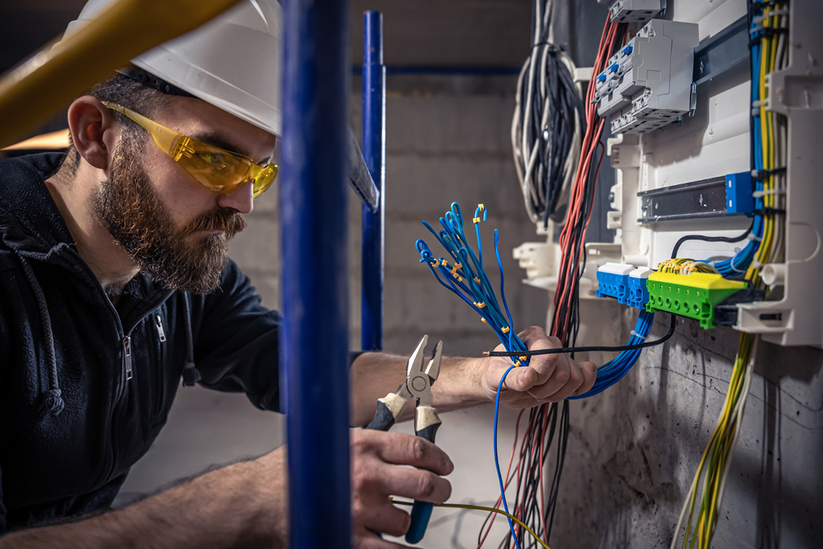 The Dangers of Hiring an Unlicensed Electrician